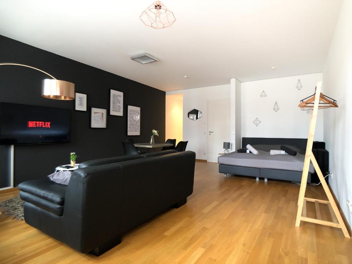 B Our Guest At New Studio Baroque City Center Dresden Exterior photo