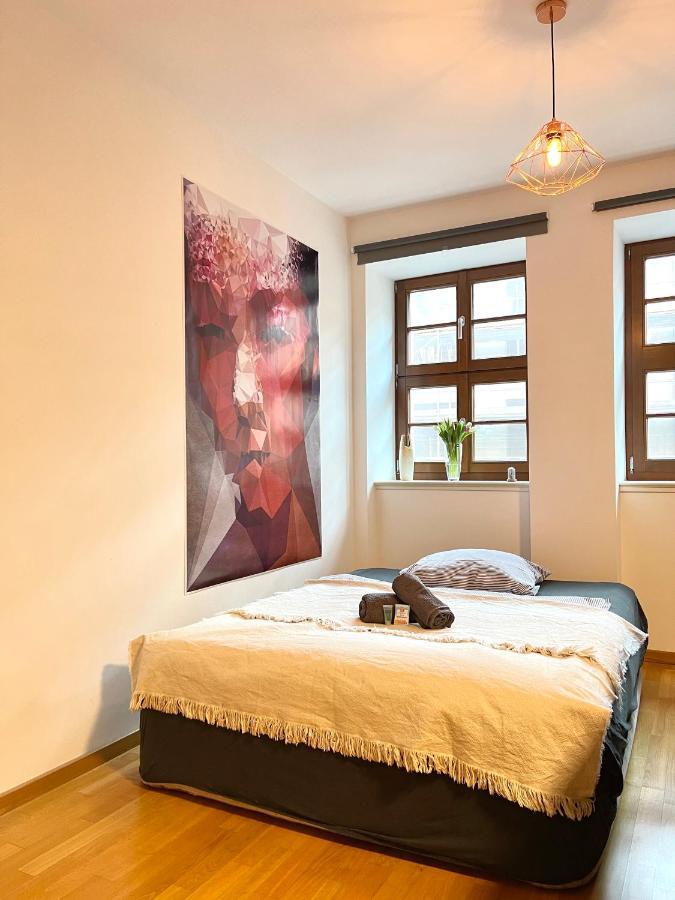 B Our Guest At New Studio Baroque City Center Dresden Exterior photo